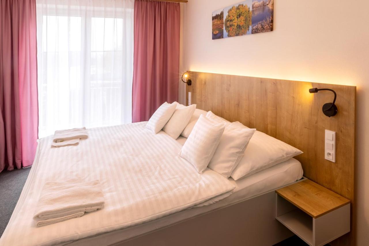 Hotel Svet Тршебонь Экстерьер фото