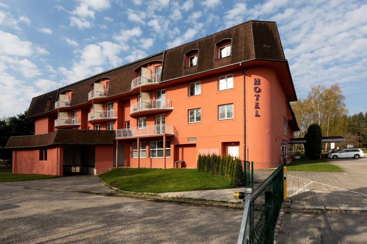 Hotel Svet Тршебонь Экстерьер фото