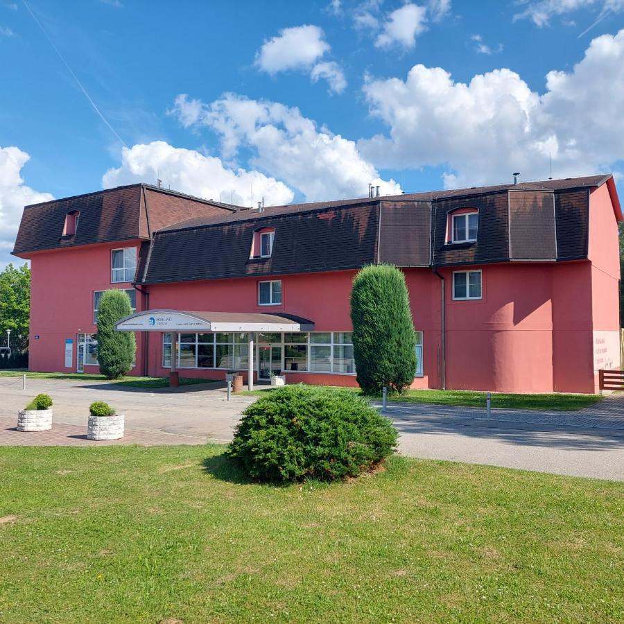 Hotel Svet Тршебонь Экстерьер фото
